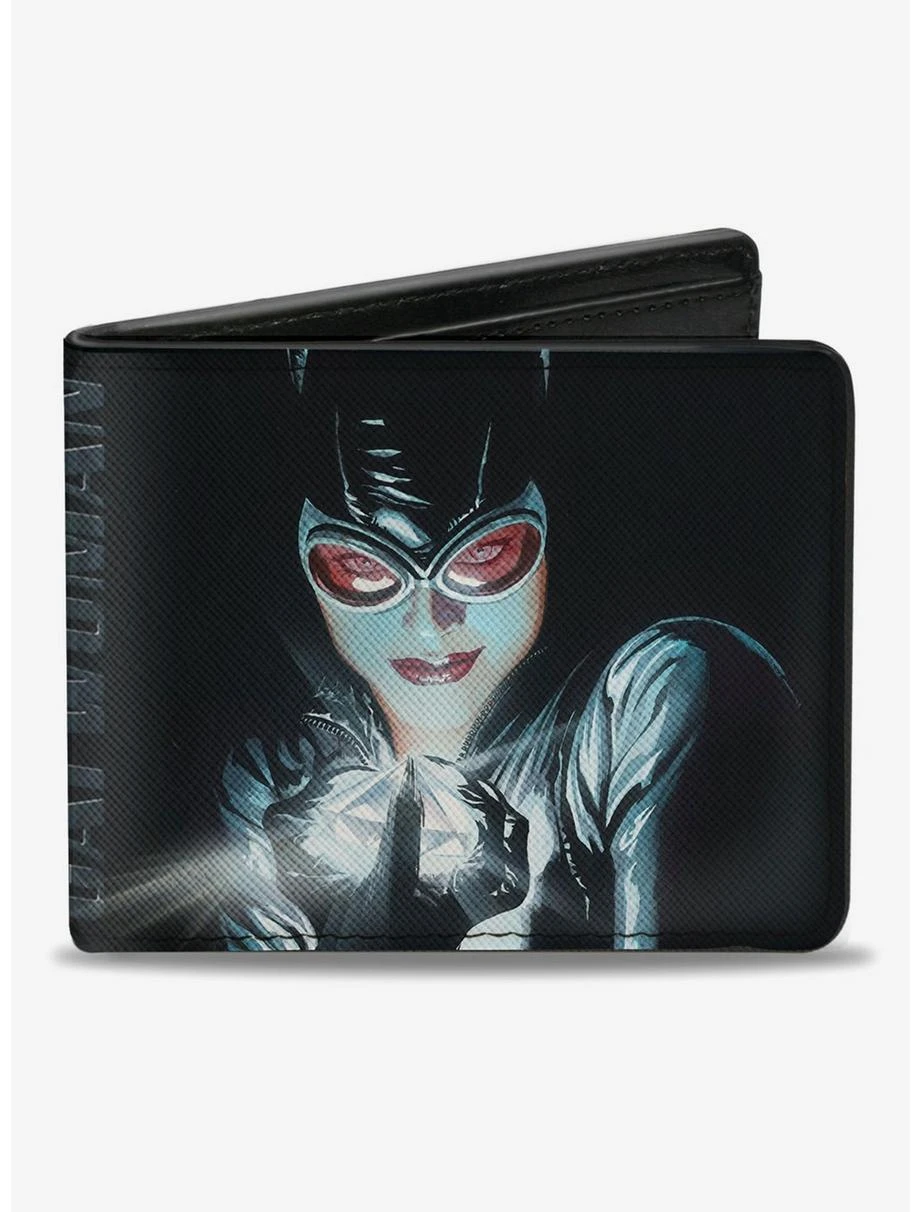 Boxlunch DC Comics Catwoman Holding Diamond Bifold Wallet 3 Boxlunch DC Comics Catwoman Holding Diamond Bifold Wallet